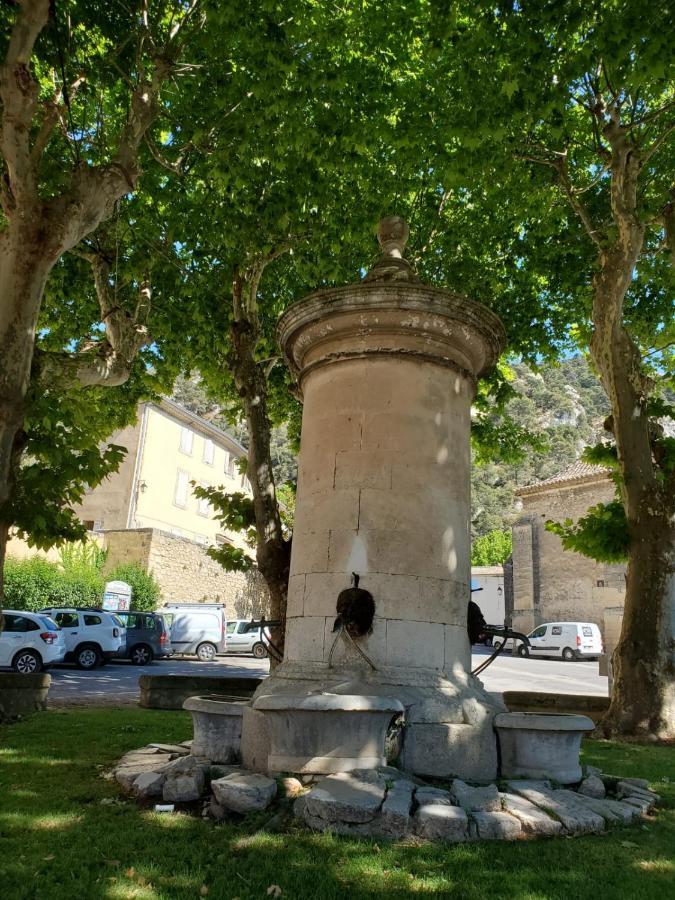 L'Oliveraie Robion en Luberon Luaran gambar